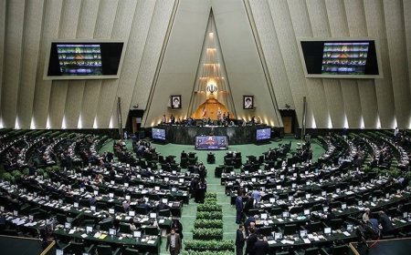 نشست مشورتی مجمع نمایندگان خوزستان جهت معرفی گزینه های تصدی استانداری