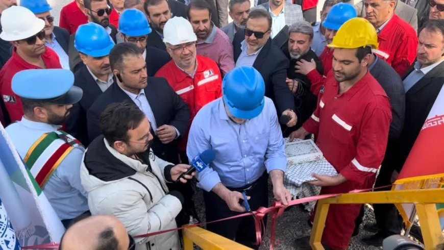 با حضور وزیر نفت :  دستگاه حفاری ۷۳ فتح رونمایی و در میدان نفتی اهواز در  چرخه عملیات قرار گرفت