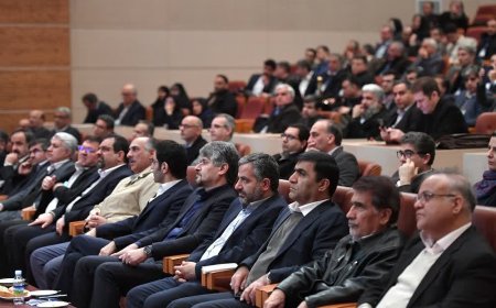 حضور مدیرعامل شرکت ملی مناطق نفت‌خیز جنوب در سومین همایش پتروتک