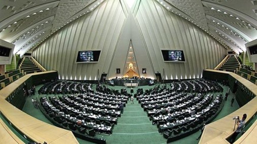 بیاتی در تشریح نشست کمیسیون امور داخلی کشور و شوراهای مجلس: کمیسیون با برگزاری انتخابات شوراها در فروردین سال 1405 و تمدید فعالیت 10 ماهه شورای ششم موافقت کرد