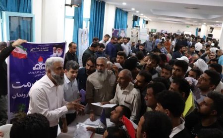 همزمان با سالروز گرامیداشت آزادسازی خرمشهر؛  میز خدمت شركت نفت و گاز اروندان در مسجد جامع خرمشهر برگزار شد