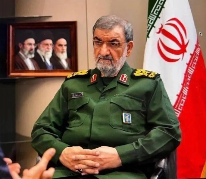 دکتر محسن رضایی نماینده رهبر انقلاب اسلامی و دبیر شورای عالی امنیت ملی شد.