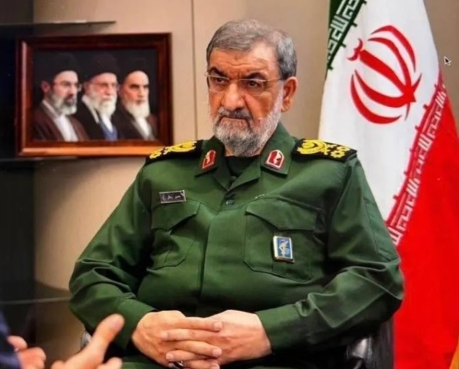 دکتر محسن رضایی نماینده رهبر انقلاب اسلامی و دبیر شورای عالی امنیت ملی شد.